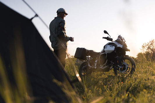 Motorradhandschuhe: Leder, Textil oder Hybrid?